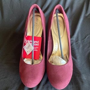 Karlie Wedge heels Size 9